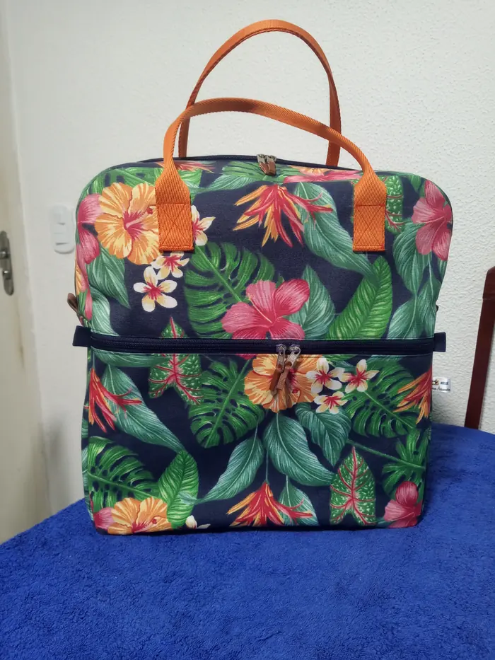 Bolsa térmica tropical — peça artesanal do Ateliê Vívian Artesanatos