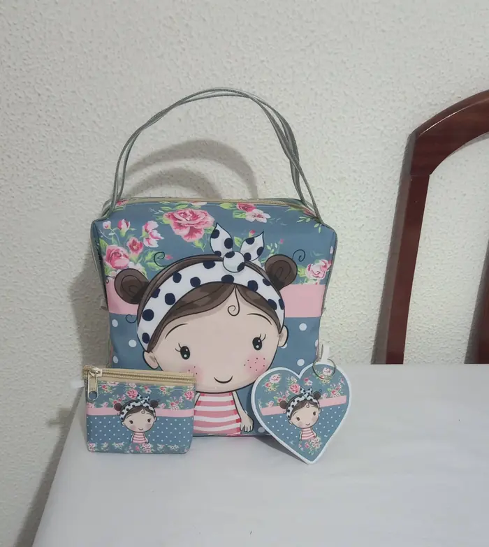 Kit bolsa boneca — peça artesanal do Ateliê Vívian Artesanatos