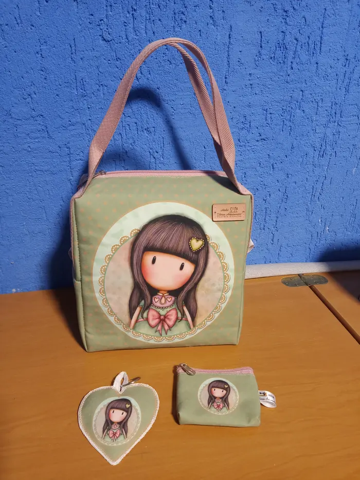 Kit bolsa boneca Gorjuss — peça artesanal do Ateliê Vívian Artesanatos