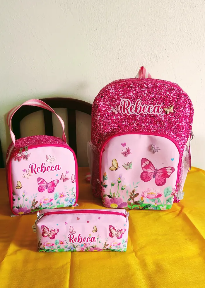Kit mochila borboletas personalizado — peça artesanal do Ateliê Vívian Artesanatos