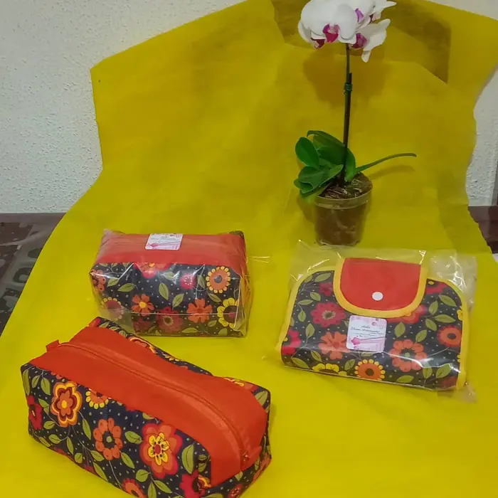 Kit necessaires estampadas — peça artesanal do Ateliê Vívian Artesanatos