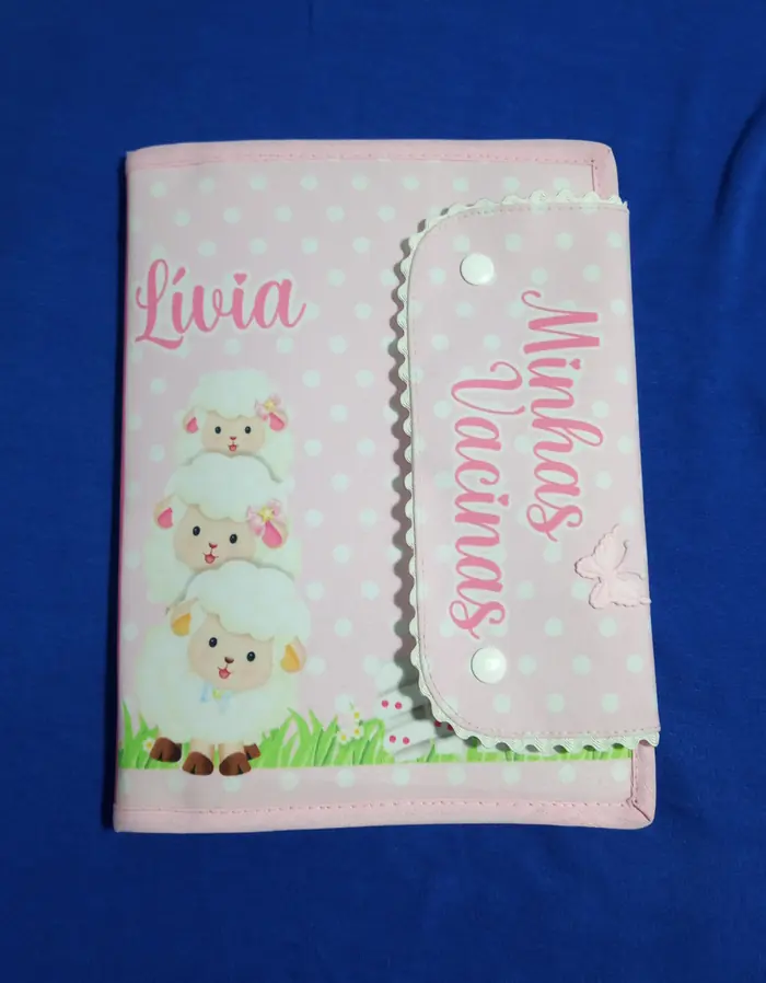 Kit porta-vacina personalizado com tema ovelhinha