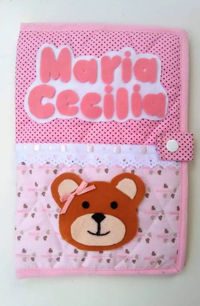 Porta-vacina personalizado — peça artesanal do Ateliê Vívian Artesanatos